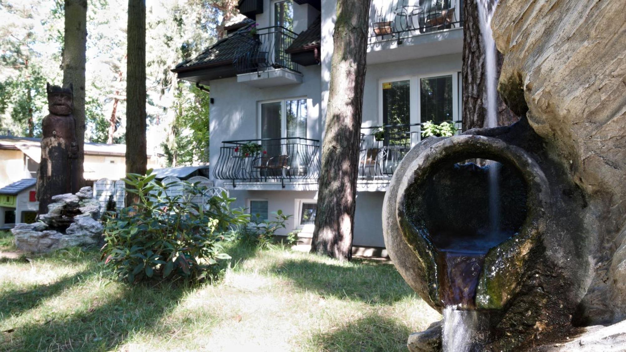 Lc Pokoje & Apartamenty Pobierowo Exterior photo